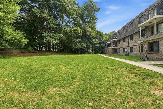 59 School St B2, Northborough, MA 01532