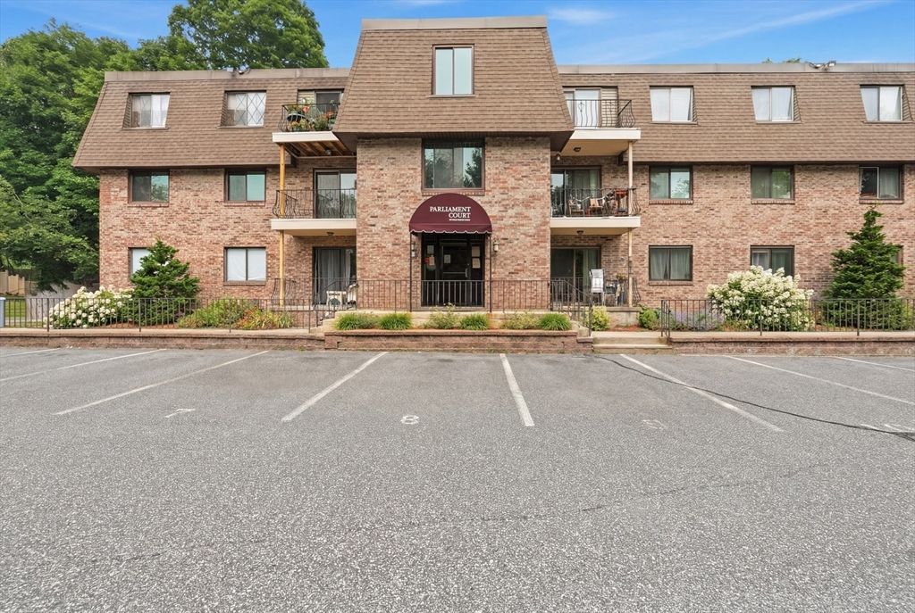 59 School St B2, Northborough, MA 01532