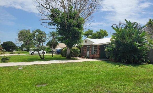 715 SE Forgal Street, Port St. Lucie, FL 34983