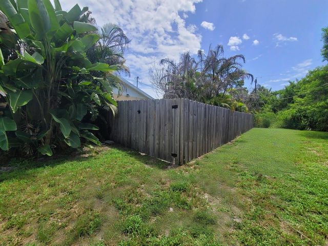 715 SE Forgal Street, Port St. Lucie, FL 34983