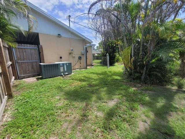 715 SE Forgal Street, Port St. Lucie, FL 34983