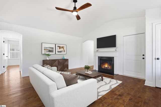27 Macle Court, Travelers Rest, SC 29690