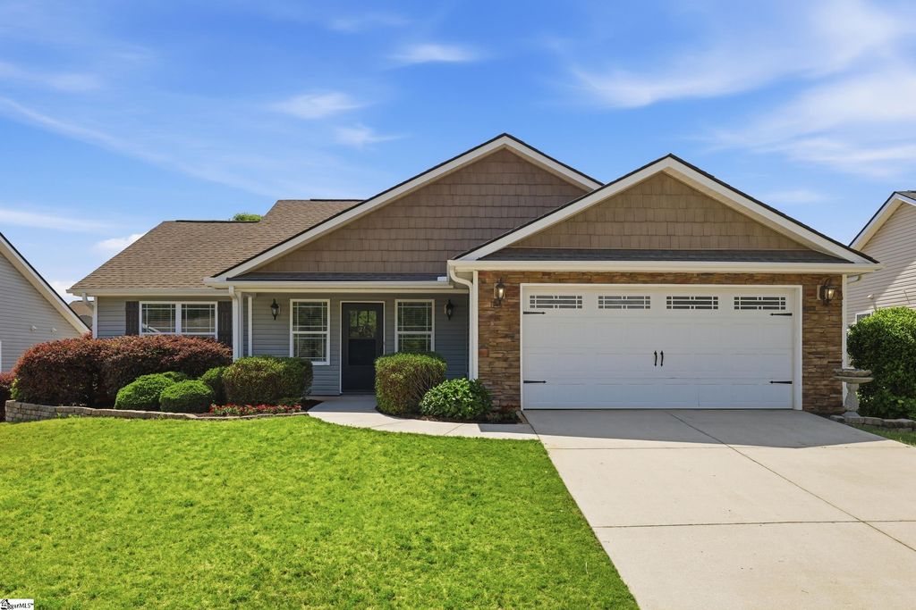 27 Macle Court, Travelers Rest, SC 29690