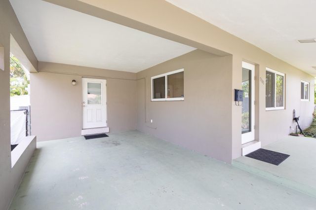 3940 NE 13th Avenue, Oakland Park, FL 33334