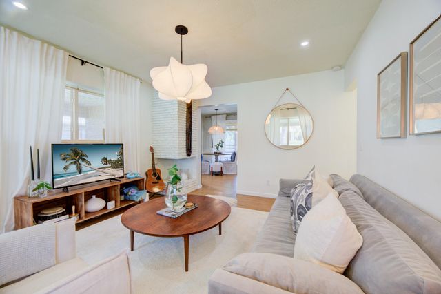 3940 NE 13th Avenue, Oakland Park, FL 33334