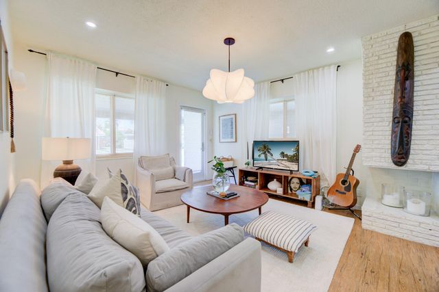 3940 NE 13th Avenue, Oakland Park, FL 33334