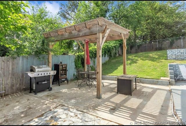 905 Forest Drive, Sand Springs, OK 74063