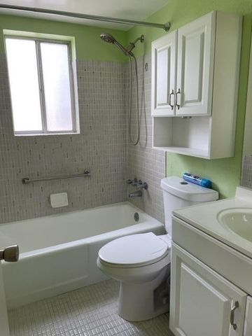 2960 Lake Osborne Drive 107, Lake Worth Beach, FL 33461