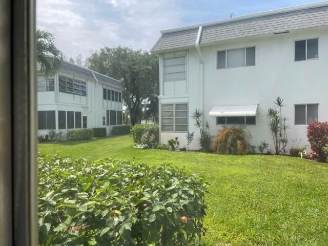 2960 Lake Osborne Drive 107, Lake Worth Beach, FL 33461