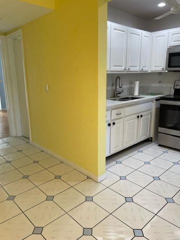 2960 Lake Osborne Drive 107, Lake Worth Beach, FL 33461