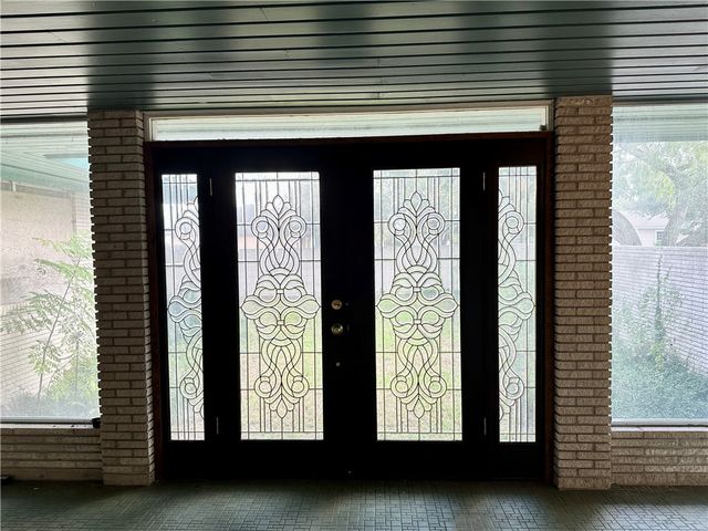 101 Ashburn Ave, Robstown, TX 78380