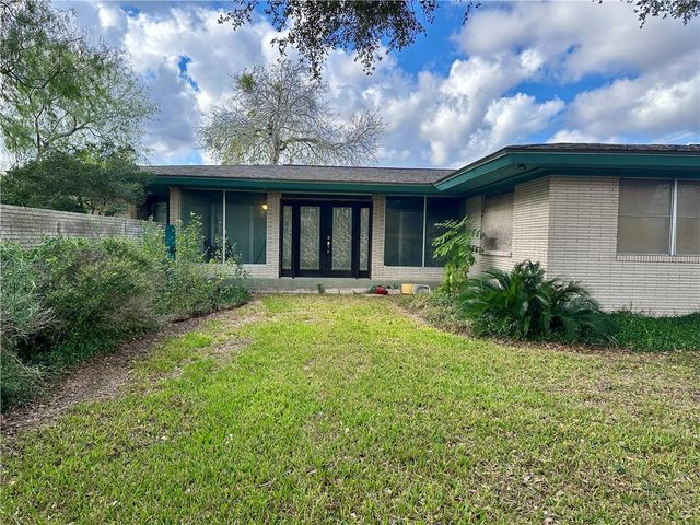 101 Ashburn Ave, Robstown, TX 78380