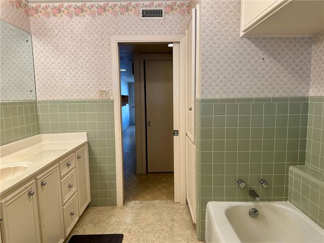 101 Ashburn Ave, Robstown, TX 78380