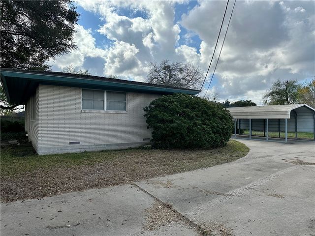 101 Ashburn Ave, Robstown, TX 78380