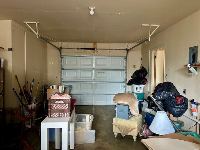 101 Ashburn Ave, Robstown, TX 78380