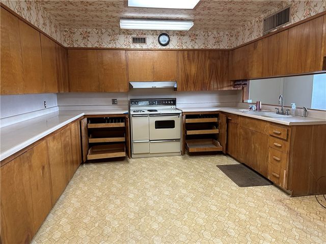 101 Ashburn Ave, Robstown, TX 78380