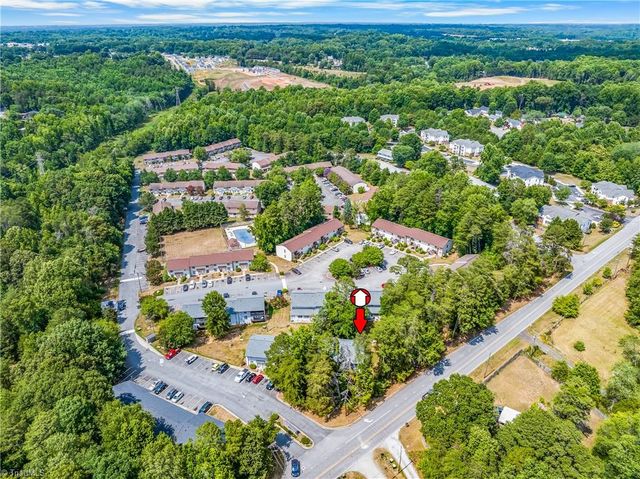 4000 S Bend Drive 109, Winston-salem, NC 27107