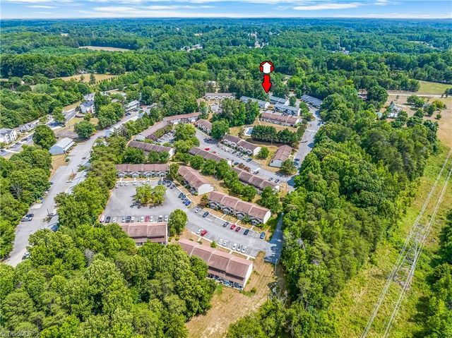 4000 S Bend Drive 109, Winston-salem, NC 27107