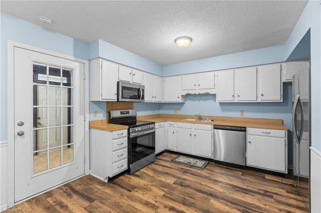 4000 S Bend Drive 109, Winston-salem, NC 27107