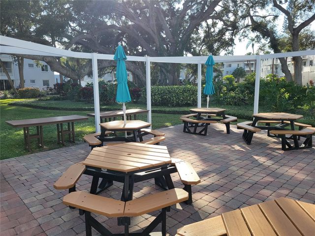 2009 CANAL DRIVE N4, Bradenton, FL 34207