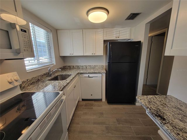 2009 CANAL DRIVE N4, Bradenton, FL 34207