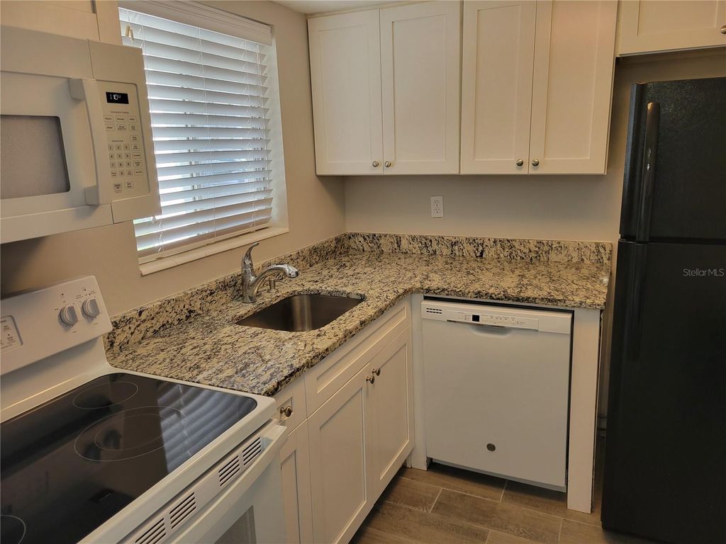 2009 CANAL DRIVE N4, BRADENTON, FL 34207 — photo 4