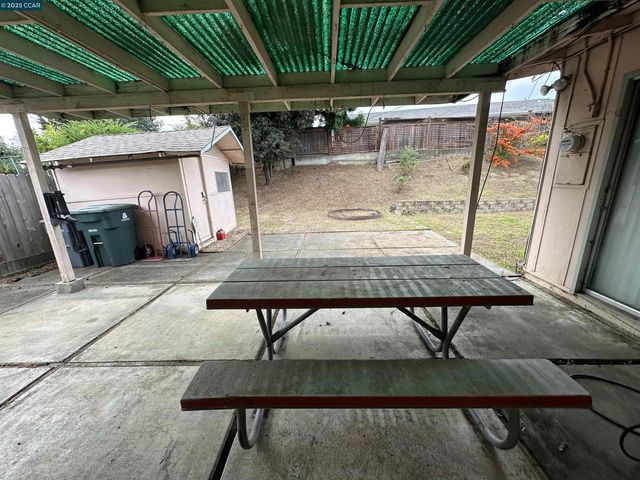 323 De Anza Dr, Vallejo, CA 94589