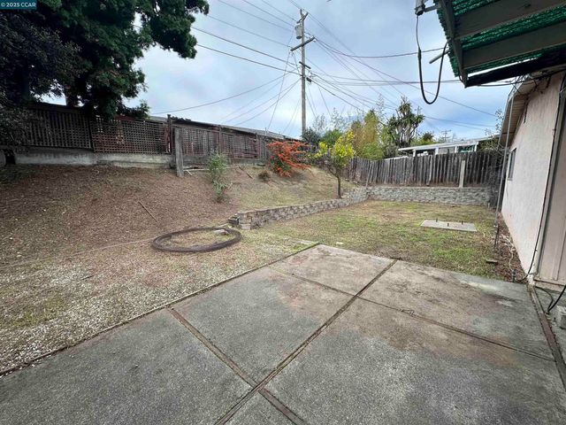 323 De Anza Dr, Vallejo, CA 94589