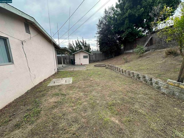 323 De Anza Dr, Vallejo, CA 94589