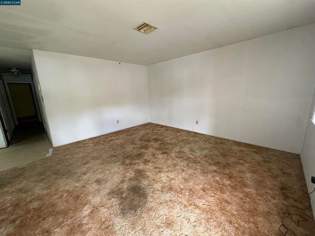 323 De Anza Dr, Vallejo, CA 94589