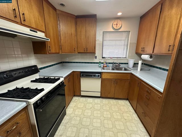 323 De Anza Dr, Vallejo, CA 94589