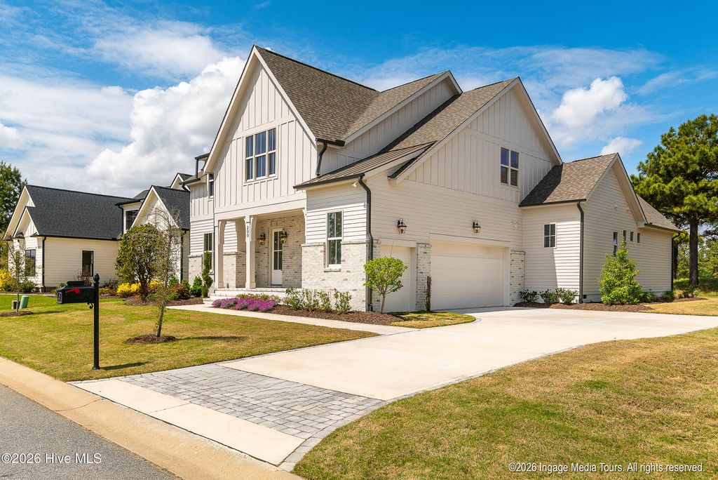 Image 2 of property listing at 200 Pine Tree Point, Snow Hill, NC 28580