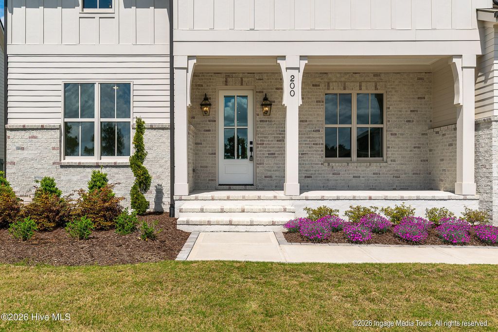 Image 3 of property listing at 200 Pine Tree Point, Snow Hill, NC 28580