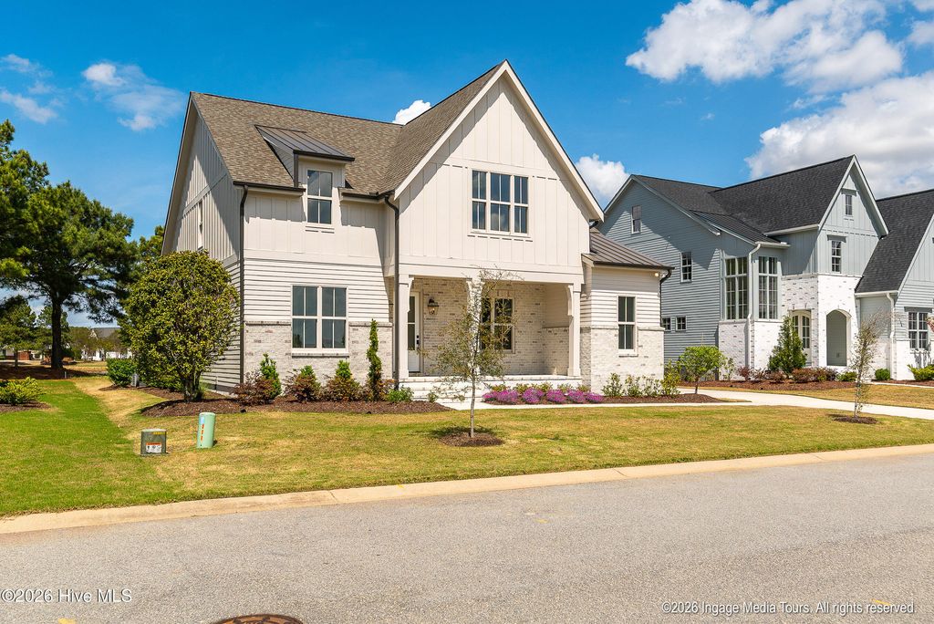 Image 4 of property listing at 200 Pine Tree Point, Snow Hill, NC 28580