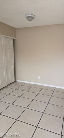 571 Roxella Lane C, Las Vegas, NV 89110
