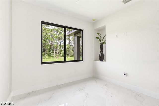 722 Roosevelt AVE, Lehigh Acres, FL 33936