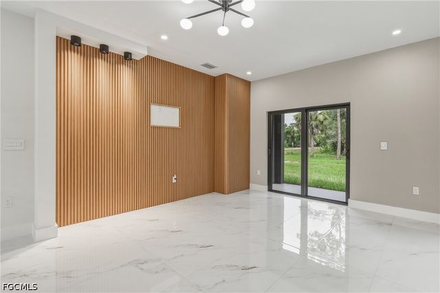 722 Roosevelt AVE, Lehigh Acres, FL 33936