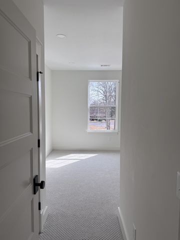 1104 S Graycroft Ave, Madison, TN 37115