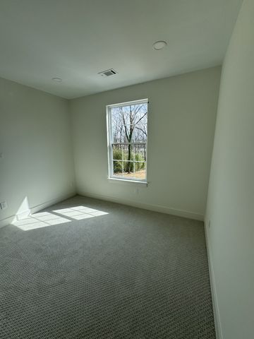 1104 S Graycroft Ave, Madison, TN 37115