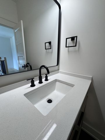 1104 S Graycroft Ave, Madison, TN 37115