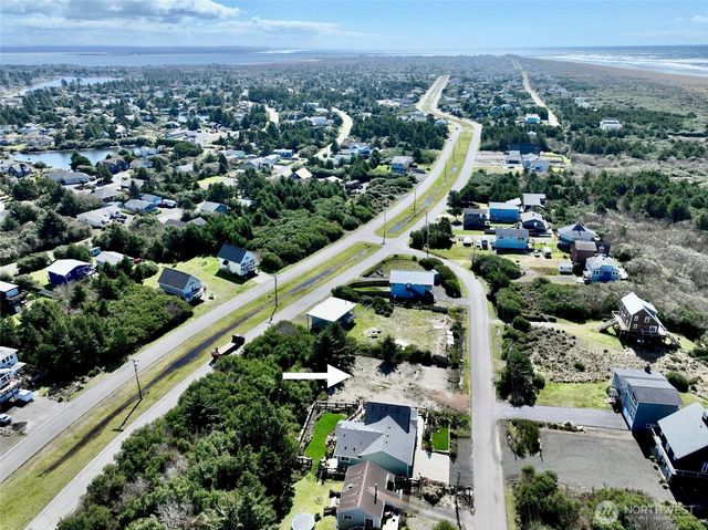 578 Sand Dune Avenue SW, Ocean Shores, WA 98569