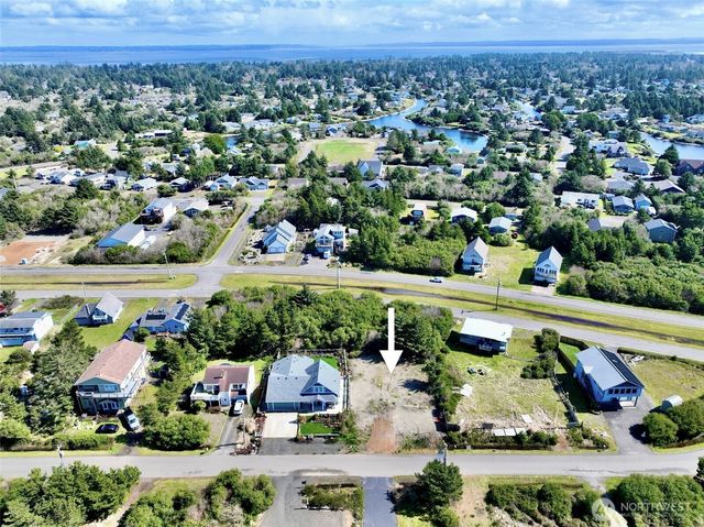 578 Sand Dune Avenue SW, Ocean Shores, WA 98569