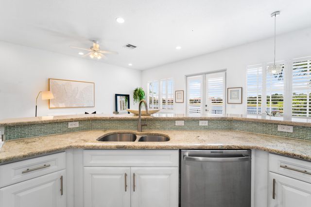 9820 S Miralago Way, Parkland, FL 33076