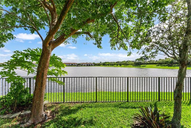 9820 S Miralago Way, Parkland, FL 33076