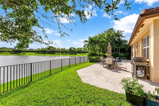 9820 S Miralago Way, Parkland, FL 33076
