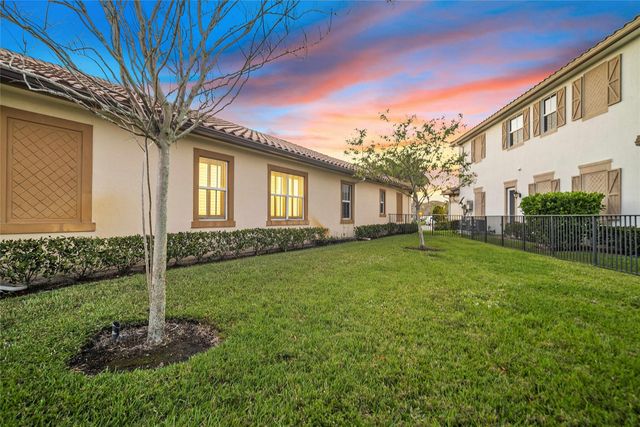 9820 S Miralago Way, Parkland, FL 33076