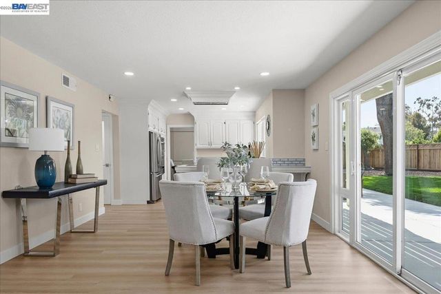 5613 Abington Ct, Newark, CA 94560