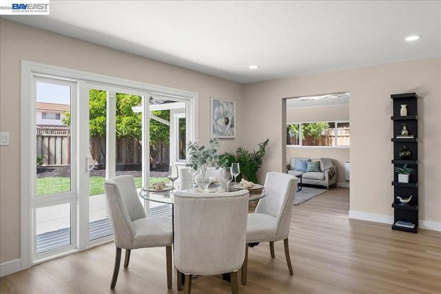 5613 Abington Ct, Newark, CA 94560