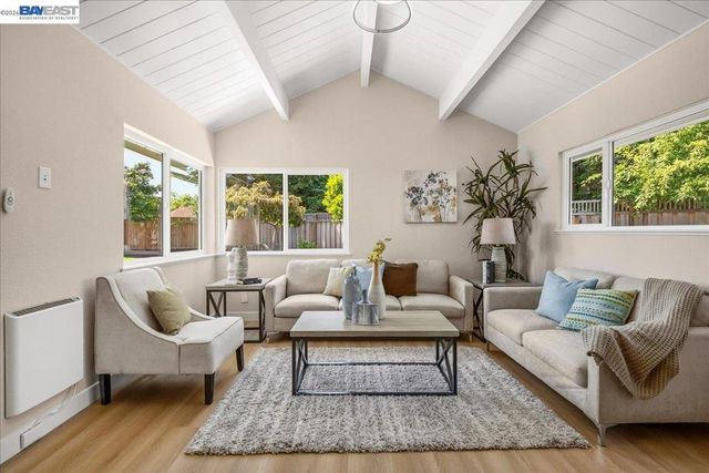 5613 Abington Ct, Newark, CA 94560