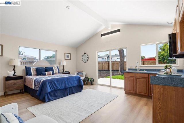 5613 Abington Ct, Newark, CA 94560